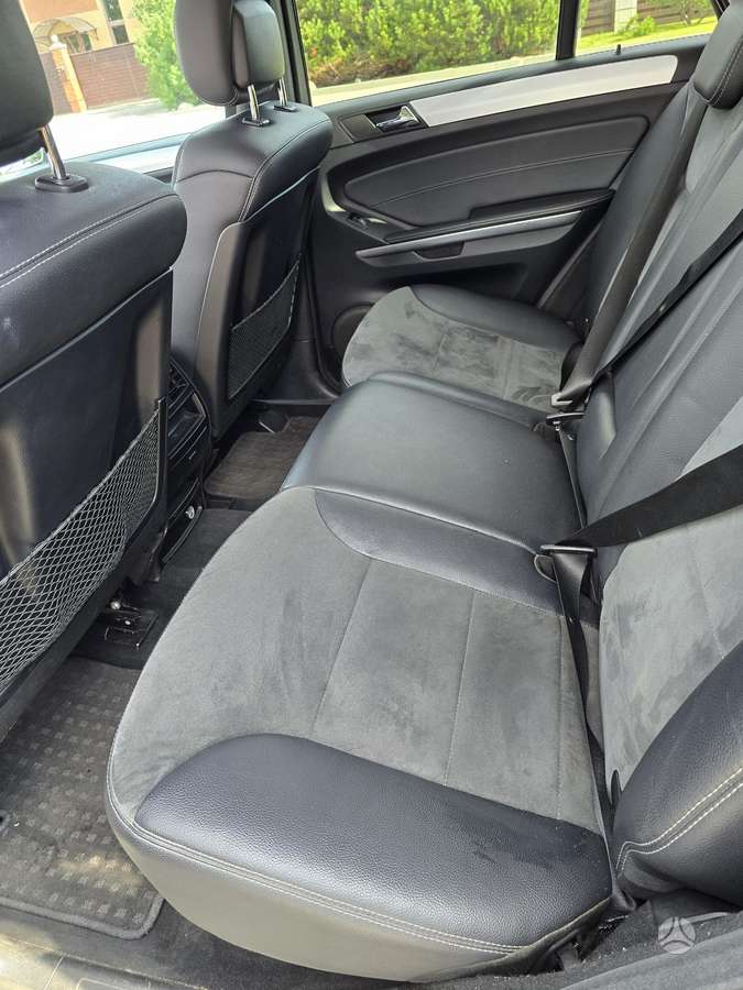 Mercedes-Benz ML300 2010 — photo 15