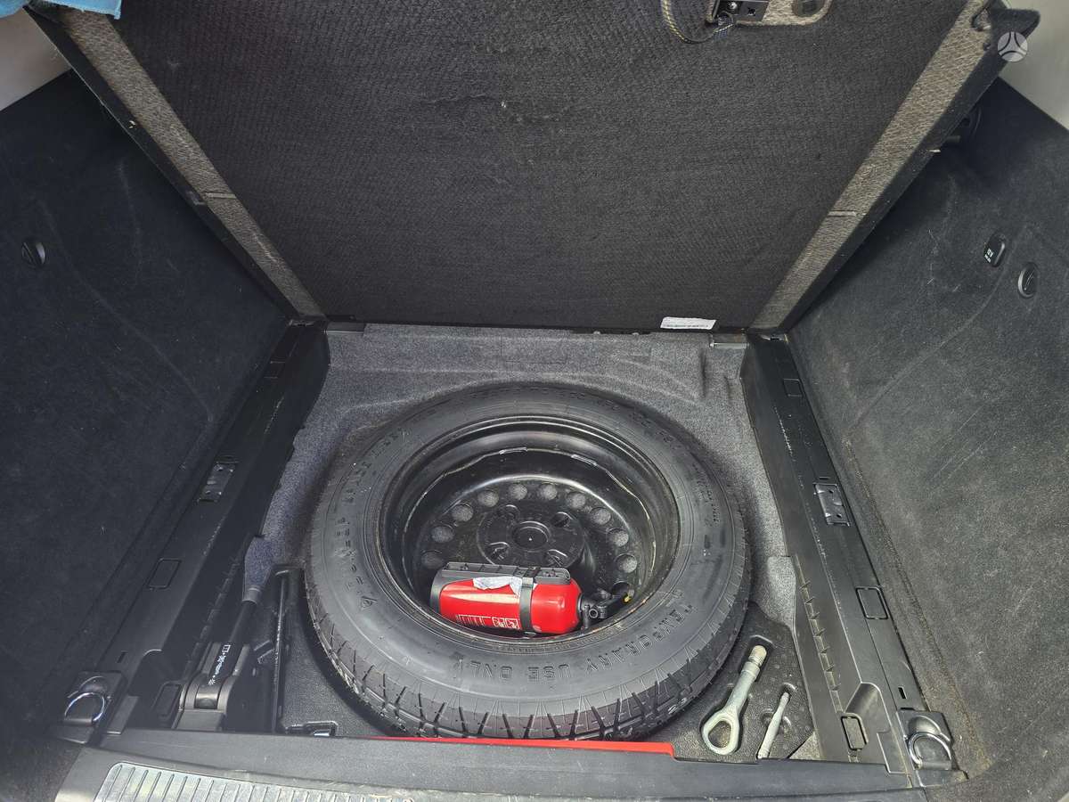 Mercedes-Benz ML300 2010 — photo 17