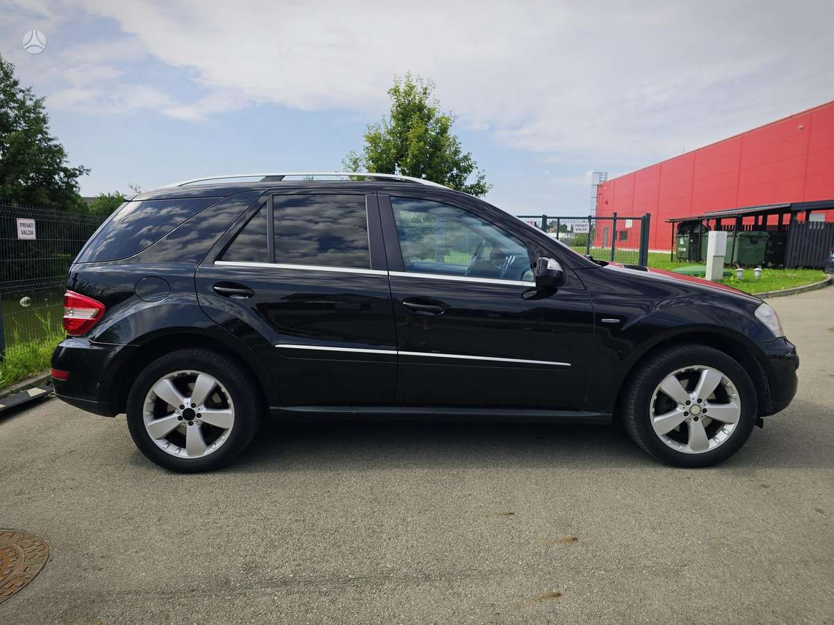 Mercedes-Benz ML300 2010 — photo 5