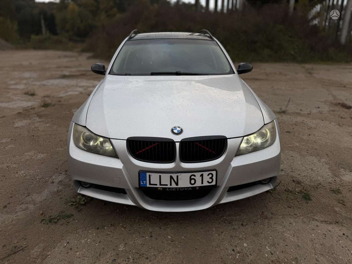 BMW 318 2007 — interior