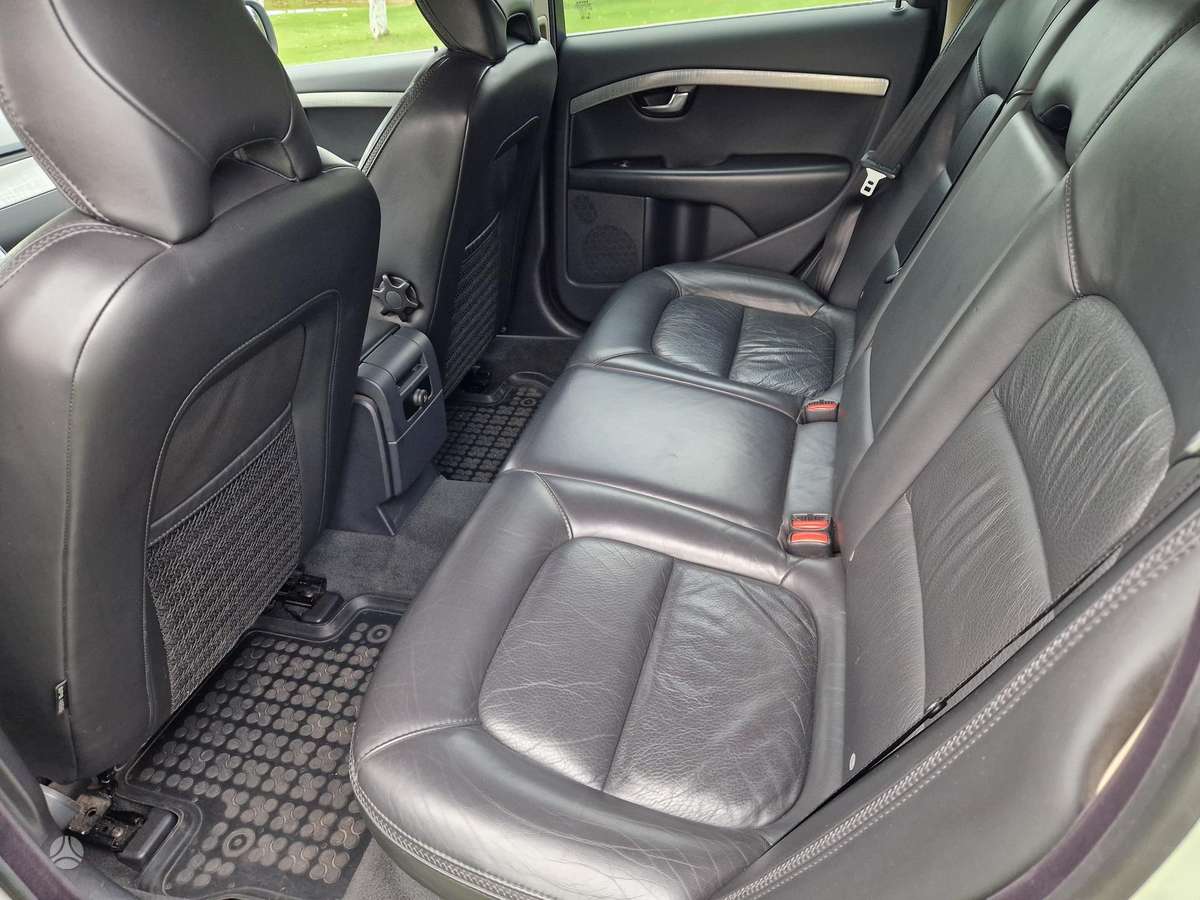 Volvo XC70 2009 — photo 13