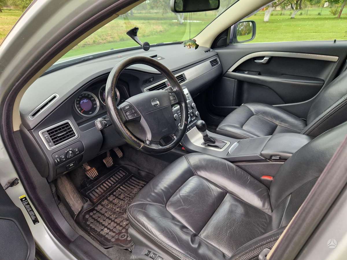 Volvo XC70 2009 — photo 14