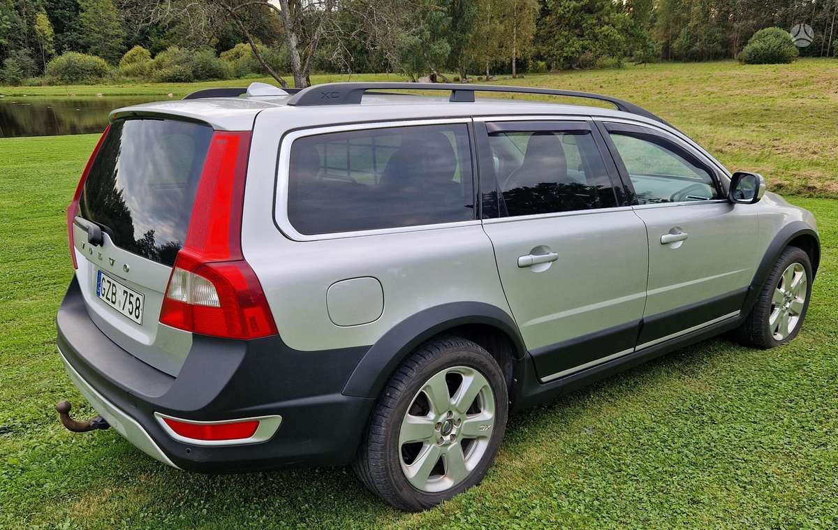 Volvo XC70 2009 — rear view