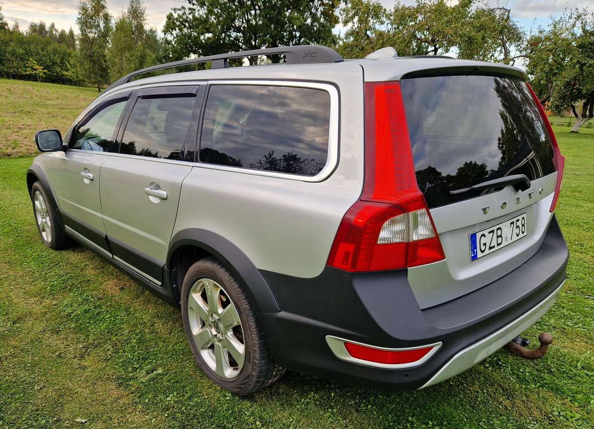 Volvo XC70 2009 — engine 2400 cm³, 185 HP (136kW)