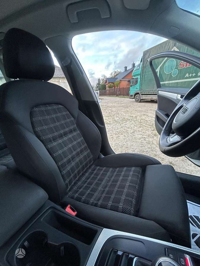 Audi A4 2014 — photo 18