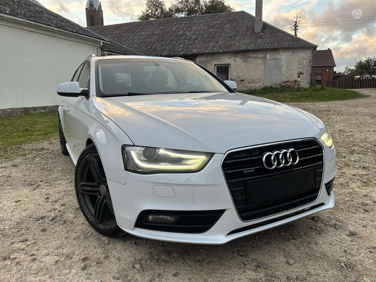 Audi A4 2014 — rear view