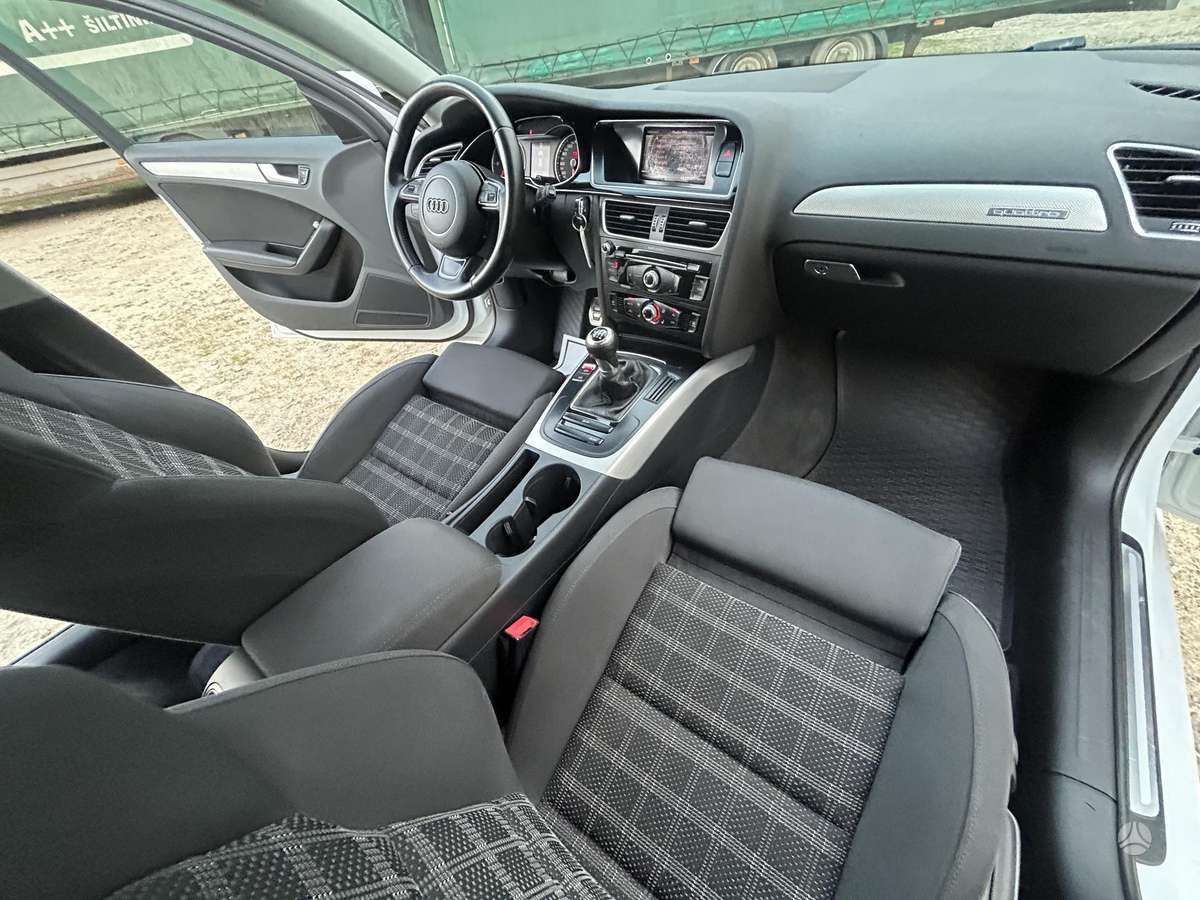 Audi A4 2014 — photo 20