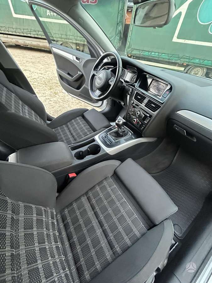 Audi A4 2014 — photo 21