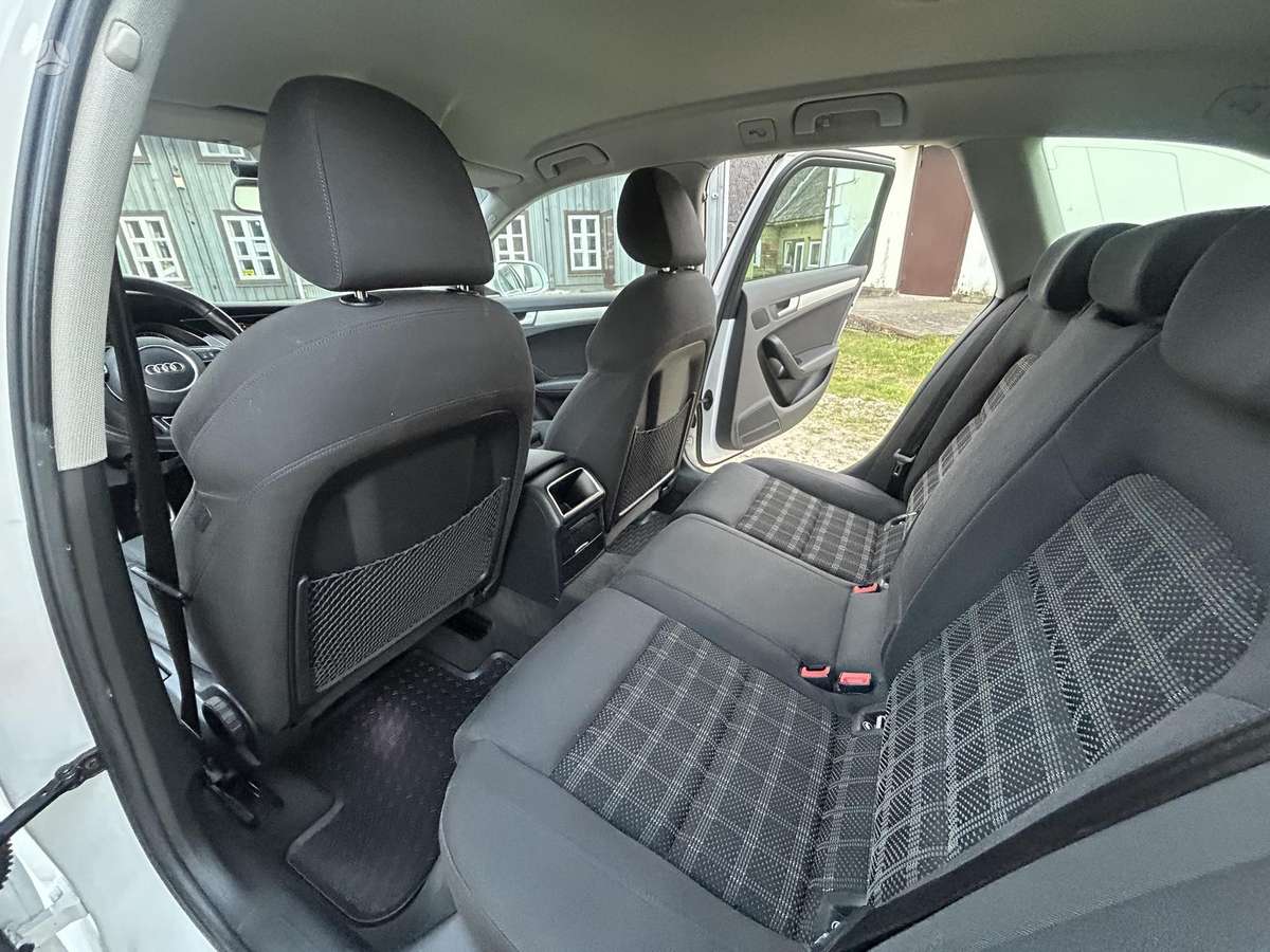 Audi A4 2014 — photo 23