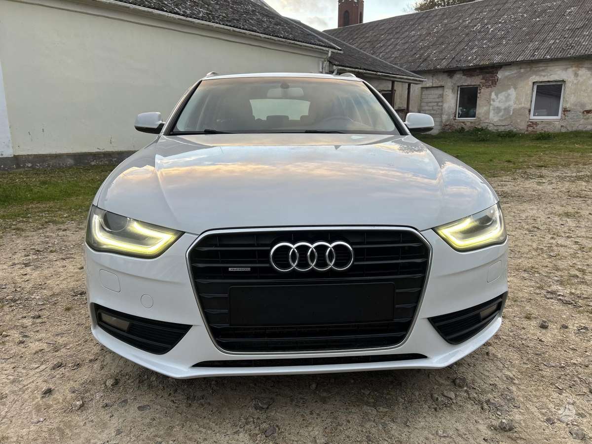 Audi A4 2014 — interior