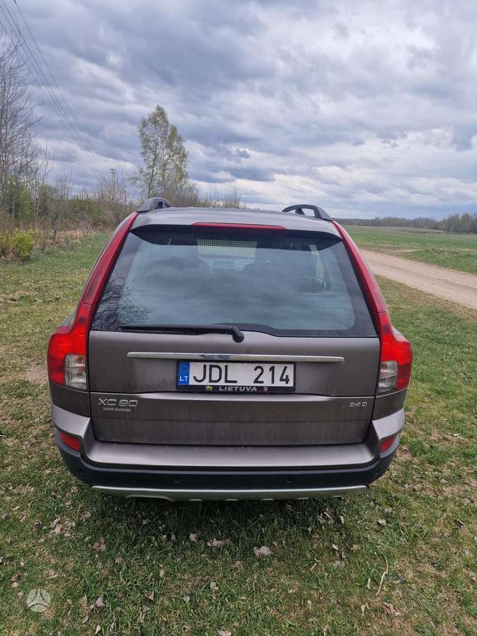 Volvo XC90 2008 — двигун 2400 cm³, 163 HP (120kW)