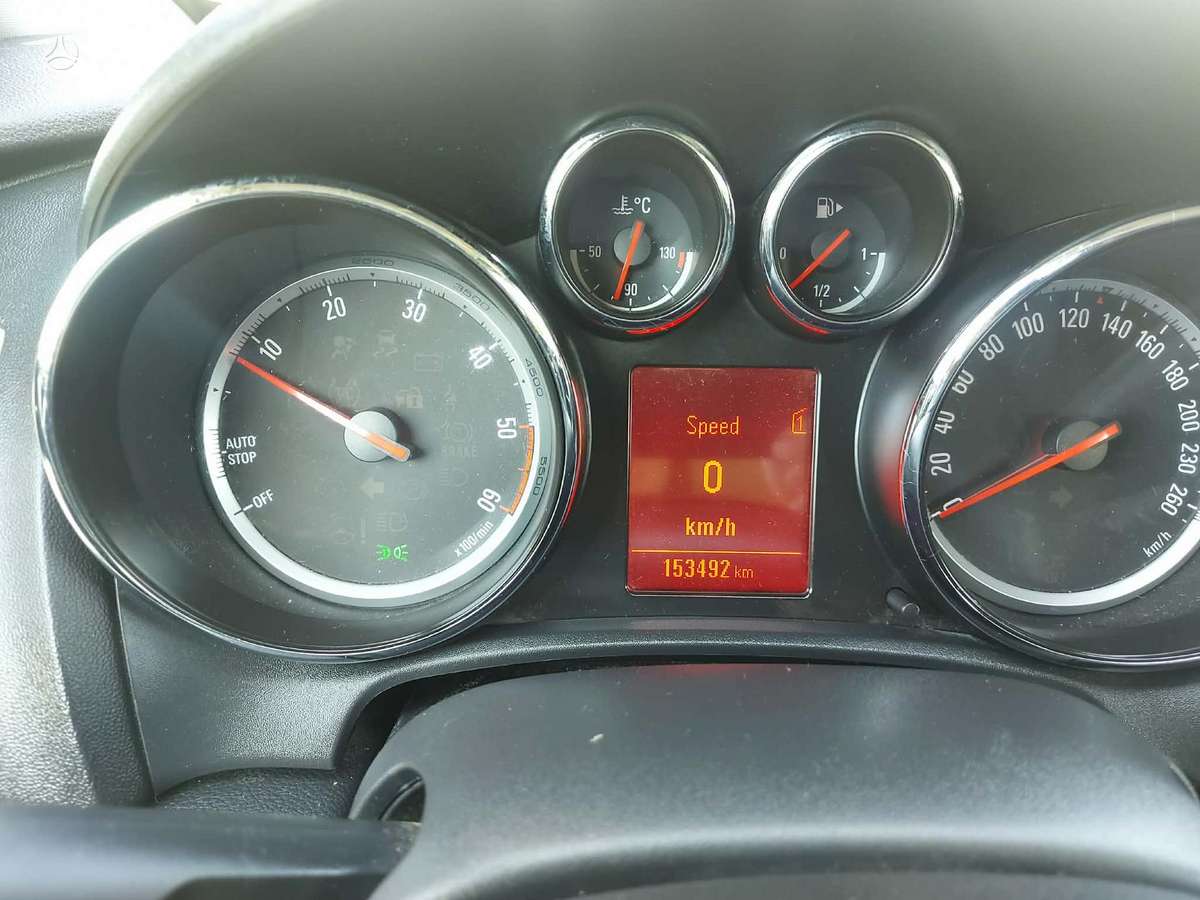 Opel Astra 2012 — photo 9