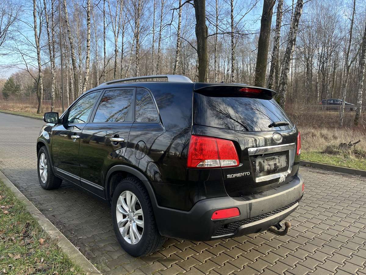 Kia Sorento 2010 — салон