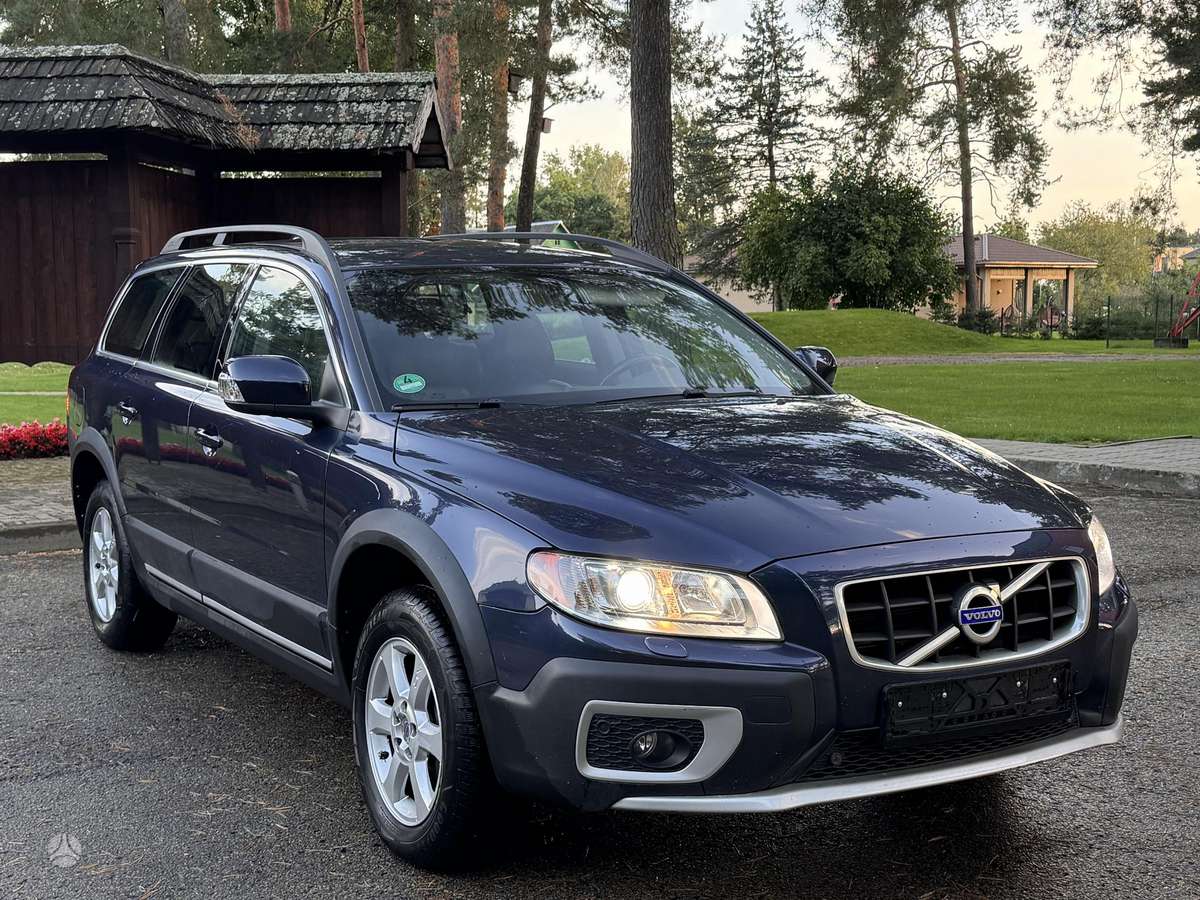 Volvo XC70 2009 — rear view