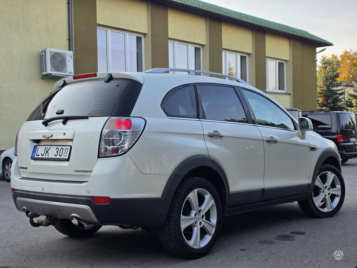 Chevrolet Captiva 2011 — двигун 2231 cm³, 184 HP (135kW)