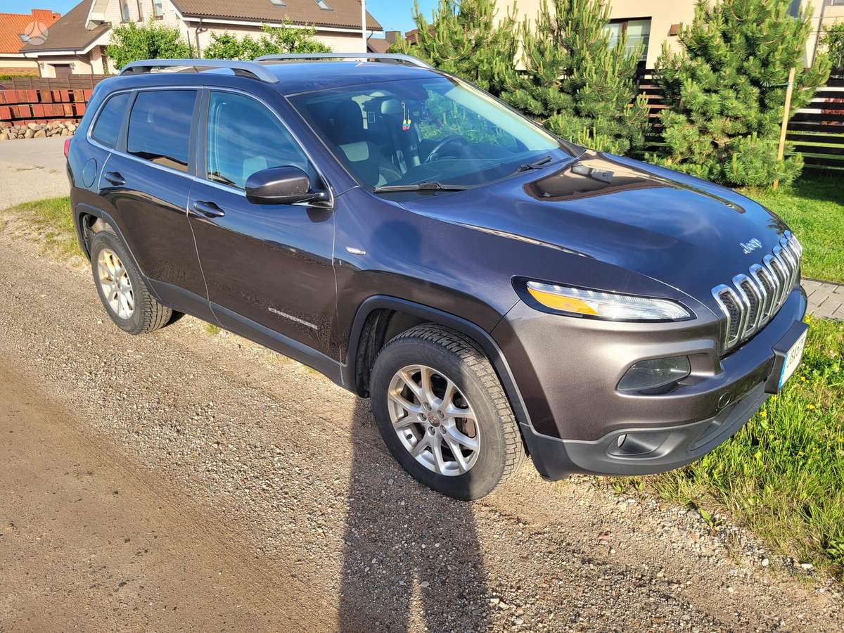 Jeep Cherokee 2014 — rear view