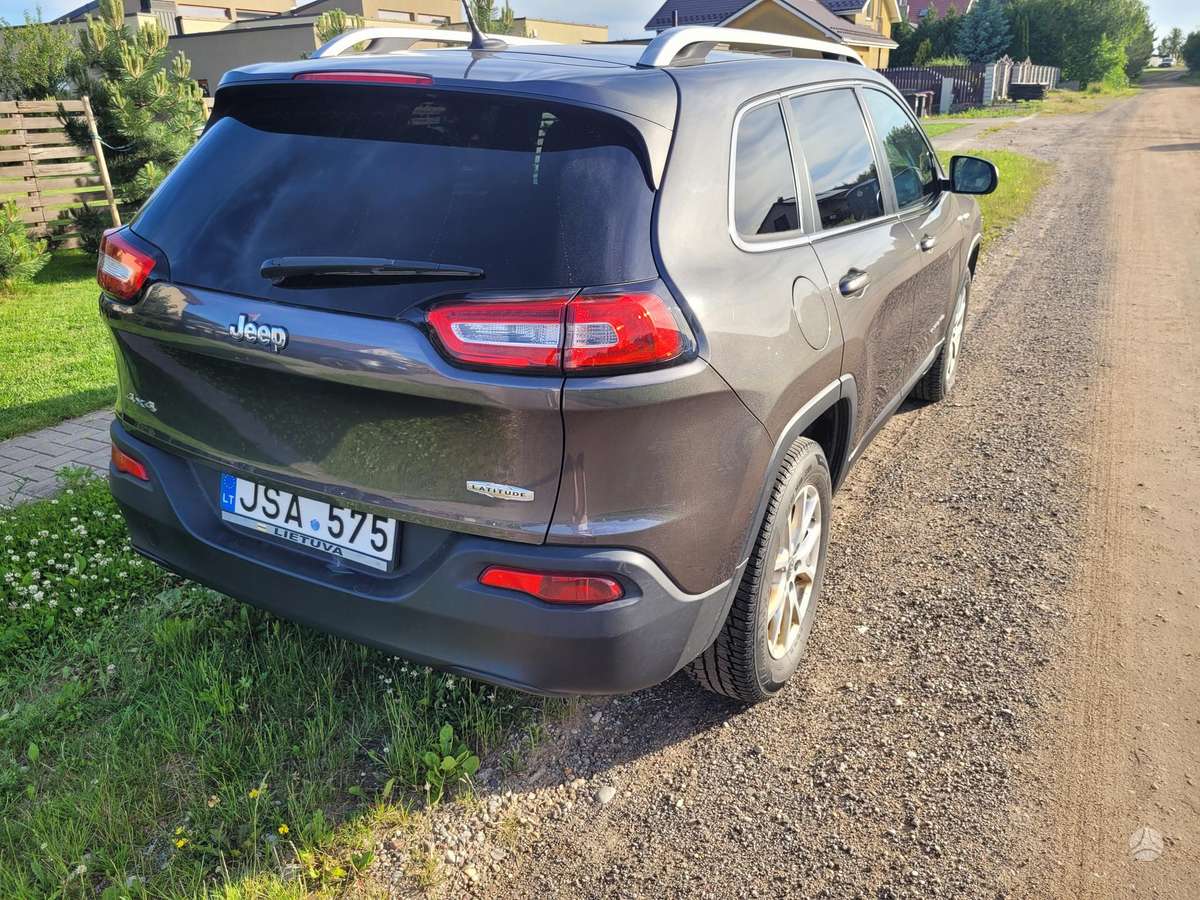Jeep Cherokee 2014 — interior