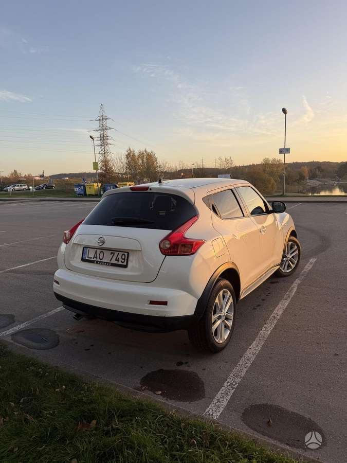 Nissan Juke 2011 — двигун 1461 cm³, 110 HP (81kW)