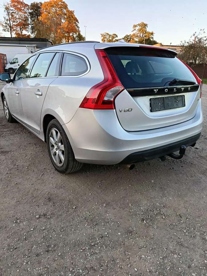 Volvo V60 2011 — photo 5