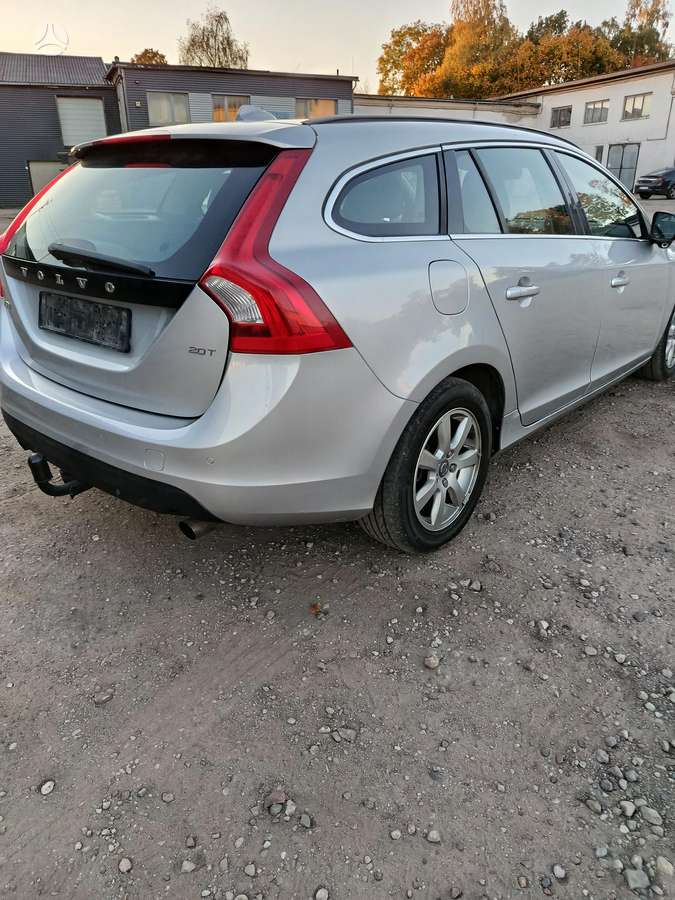 Volvo V60 2011 — photo 7