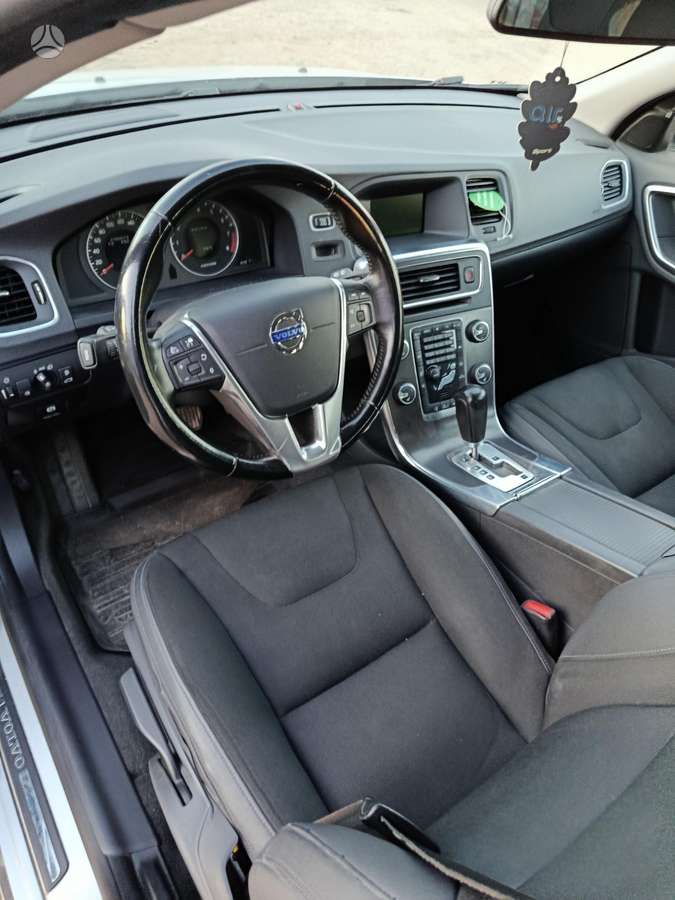 Volvo V60 2011 — photo 8
