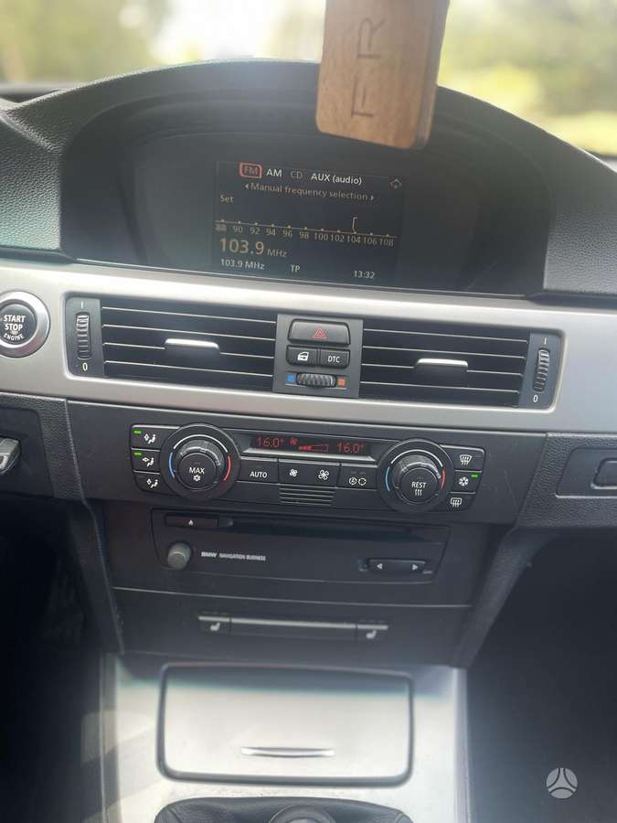 BMW 320 2005 — photo 11
