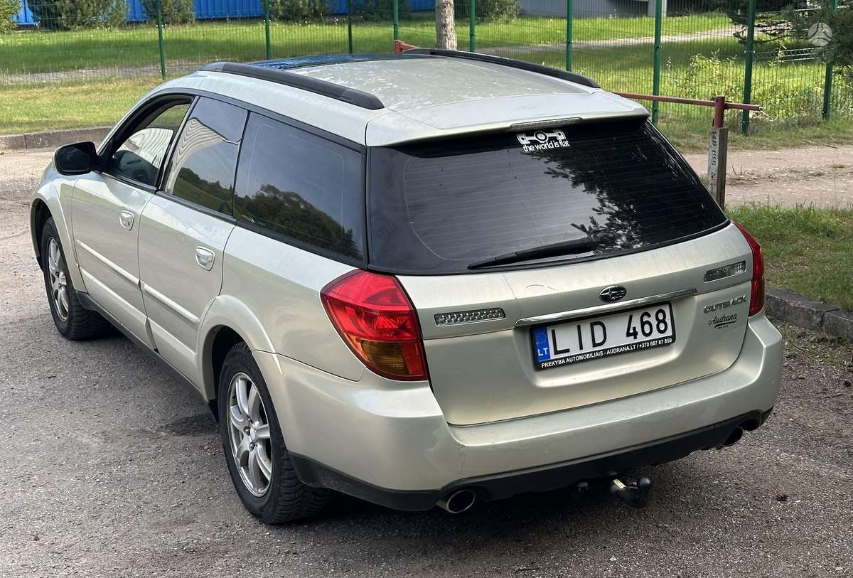 Subaru Outback 2004 — photo 11
