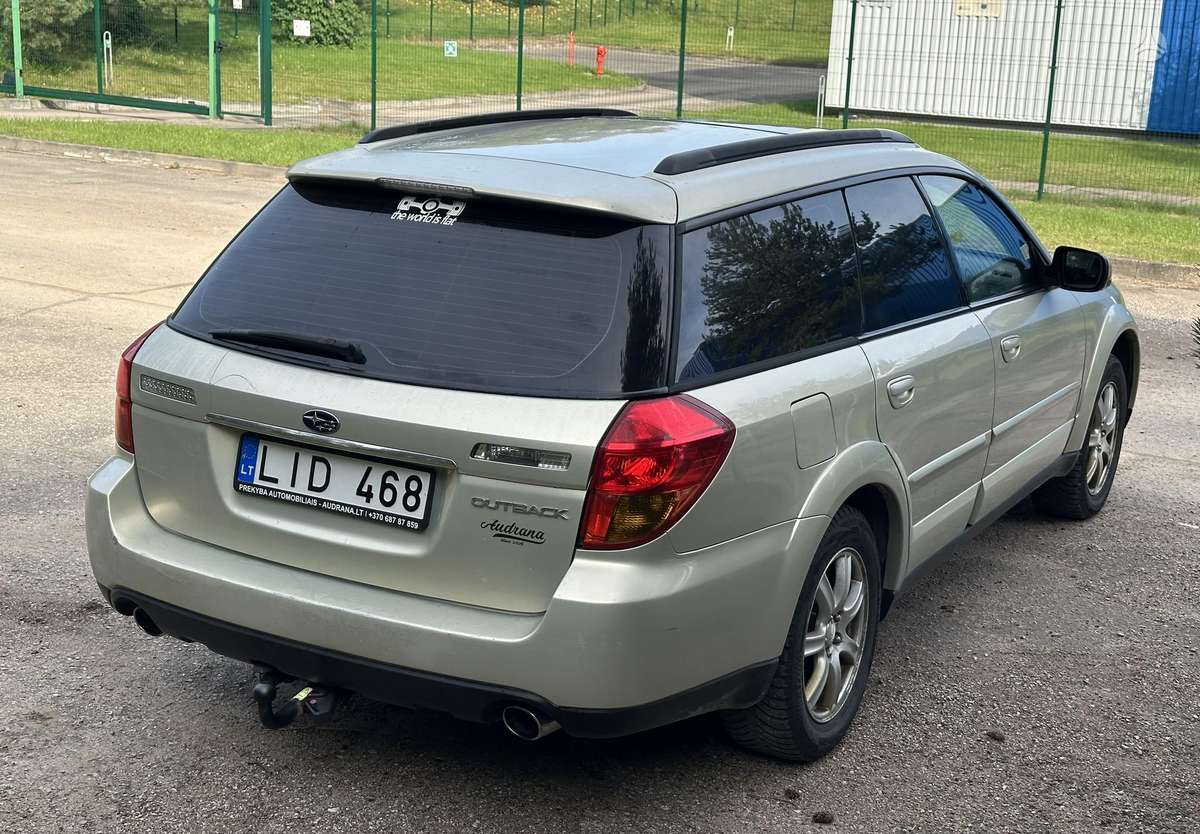 Subaru Outback 2004 — photo 12