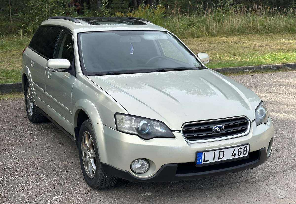 Subaru Outback 2004 — interior