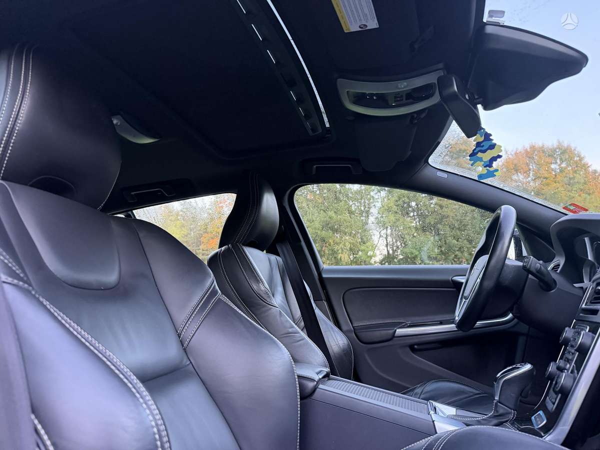 Volvo V60 2014 — photo 11