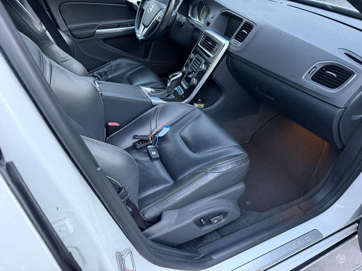 Volvo V60 2014 — photo 7