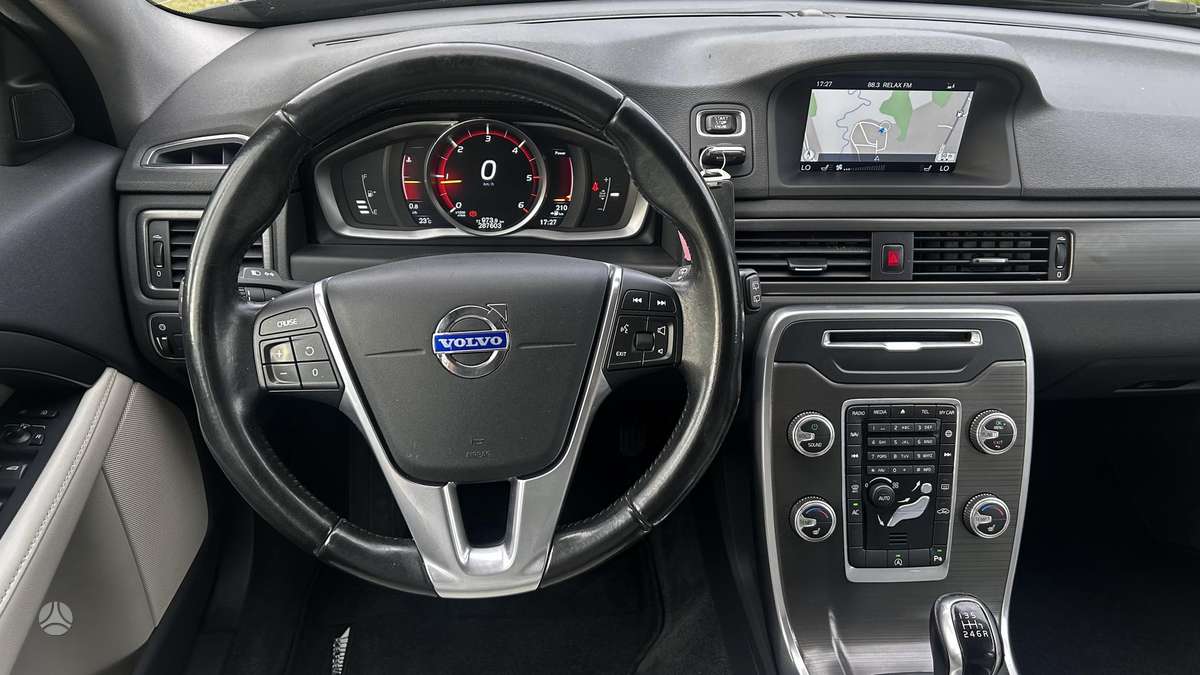 Volvo V70 2014 — photo 25