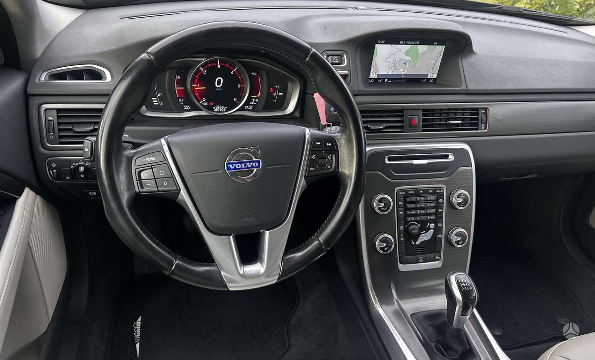 Volvo V70 2014 — photo 26