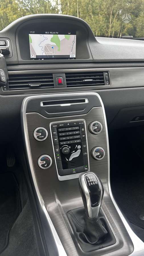 Volvo V70 2014 — photo 27