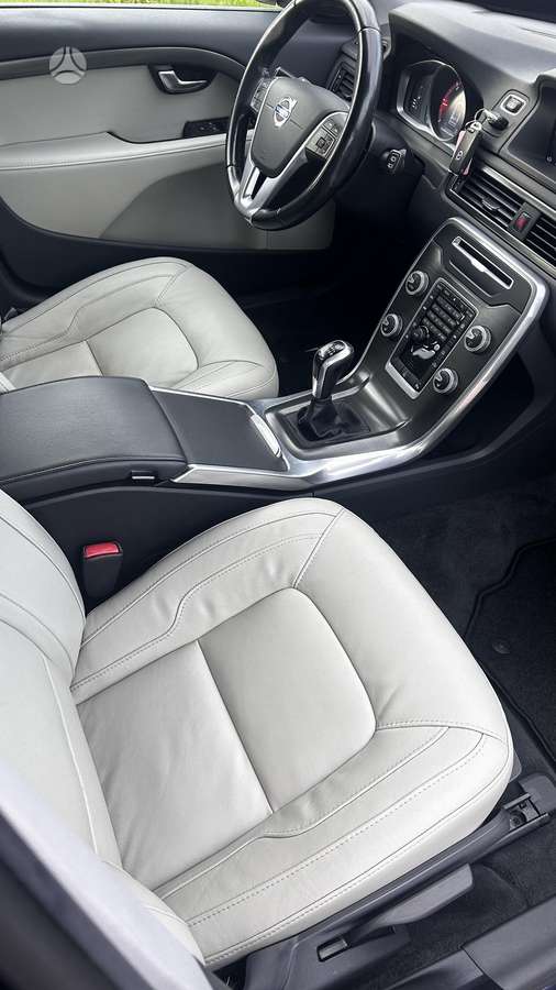 Volvo V70 2014 — photo 34