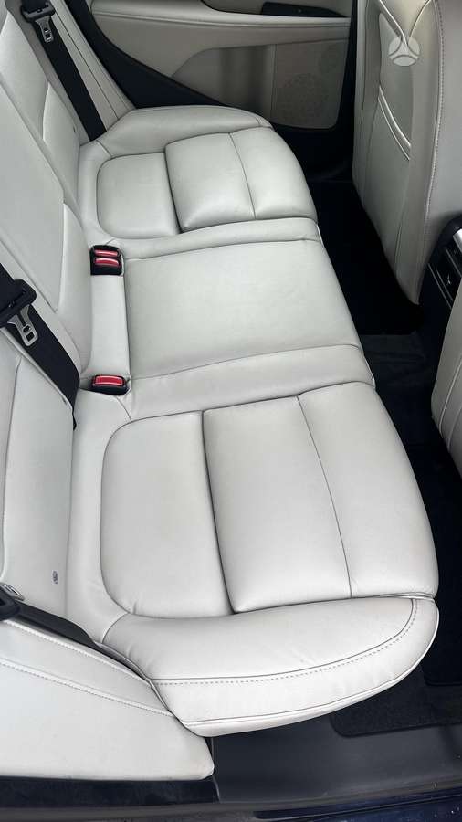 Volvo V70 2014 — photo 35