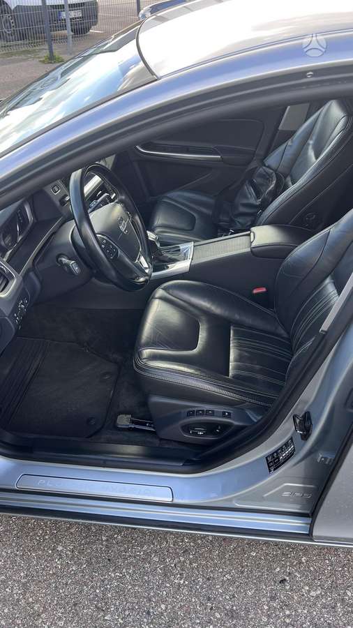 Volvo V60 2013 — photo 6