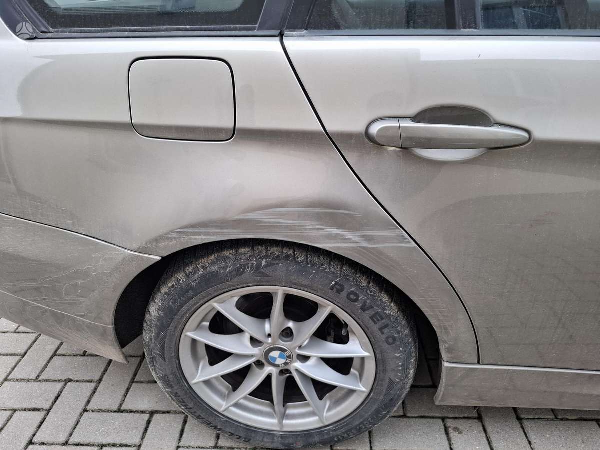 BMW 320 2011 — photo 10
