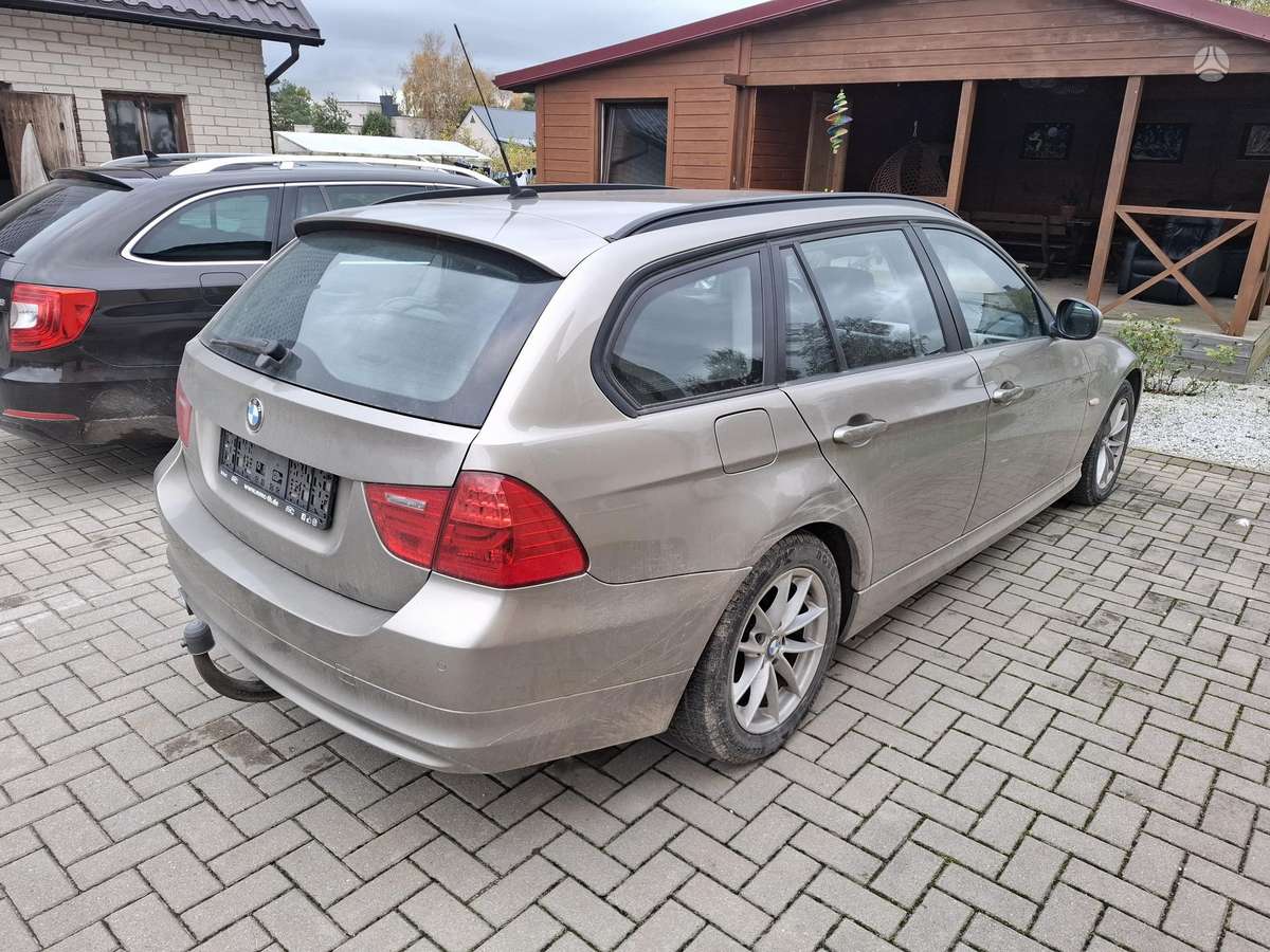 BMW 320 2011 — engine 2000 cm³, 184 HP (135kW)