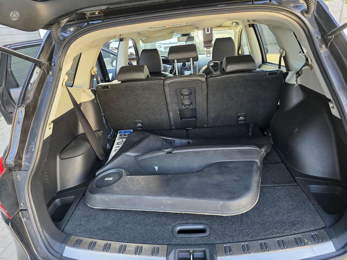 Nissan Qashqai+2 2011 — photo 17