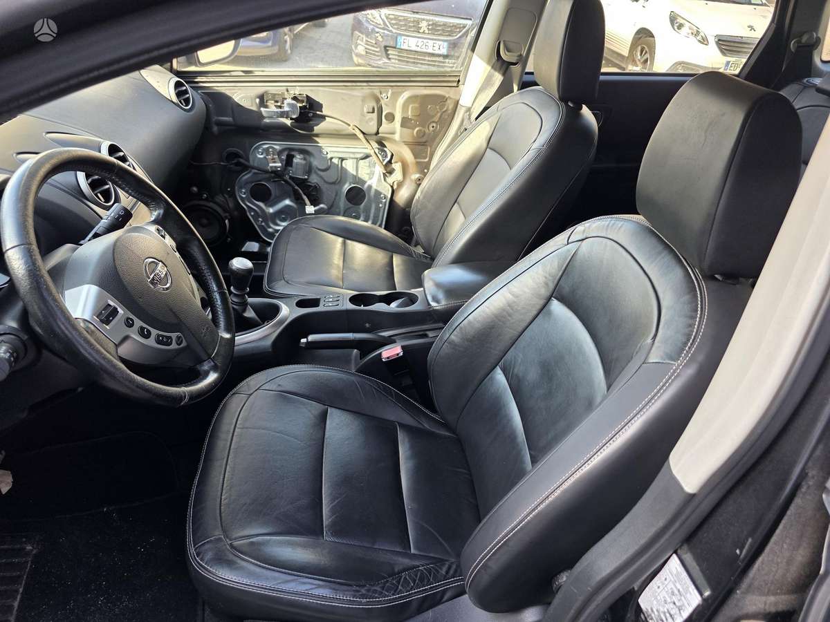 Nissan Qashqai+2 2011 — photo 20