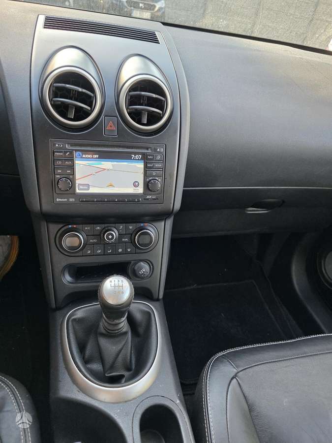 Nissan Qashqai+2 2011 — photo 23