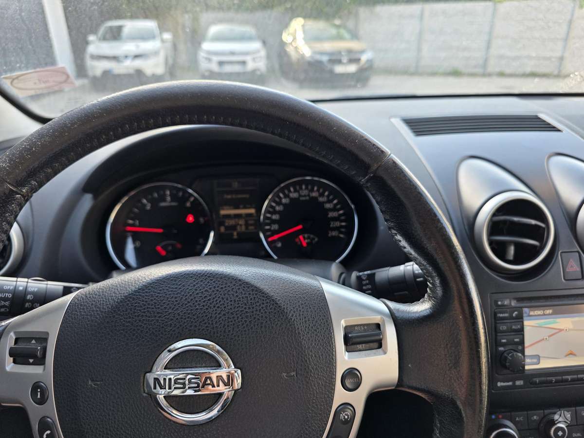 Nissan Qashqai+2 2011 — photo 24