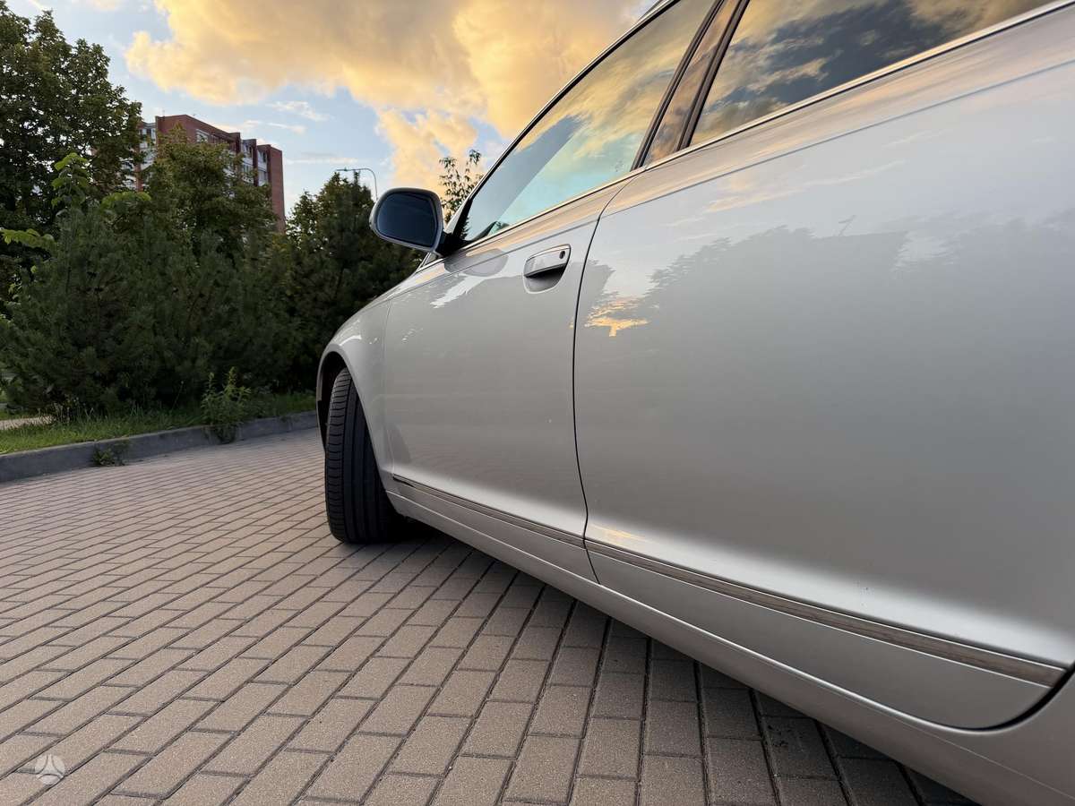 Audi A6 2010 — photo 11