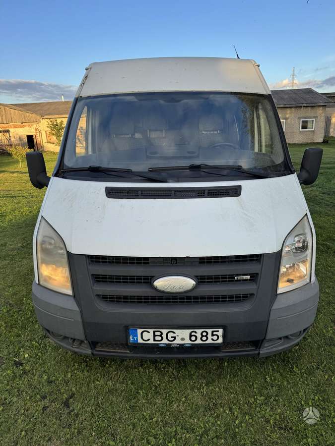 Ford Transit 2006 — rear view