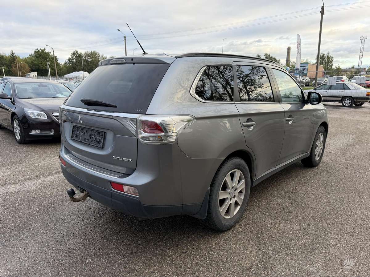 Mitsubishi Outlander 2013 — engine 2268 cm³, 150 HP (110kW)