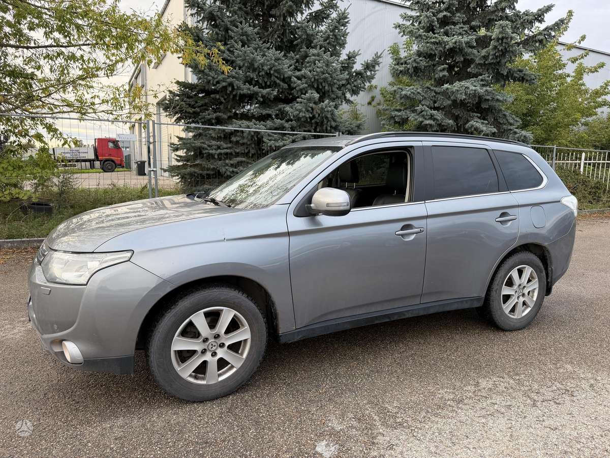 Mitsubishi Outlander 2013 — photo 7