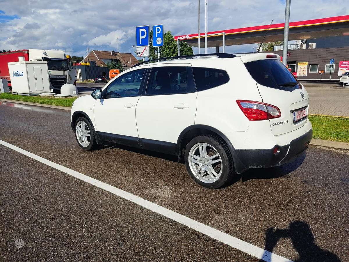 Nissan Qashqai+2 2013 — engine 2000 cm³