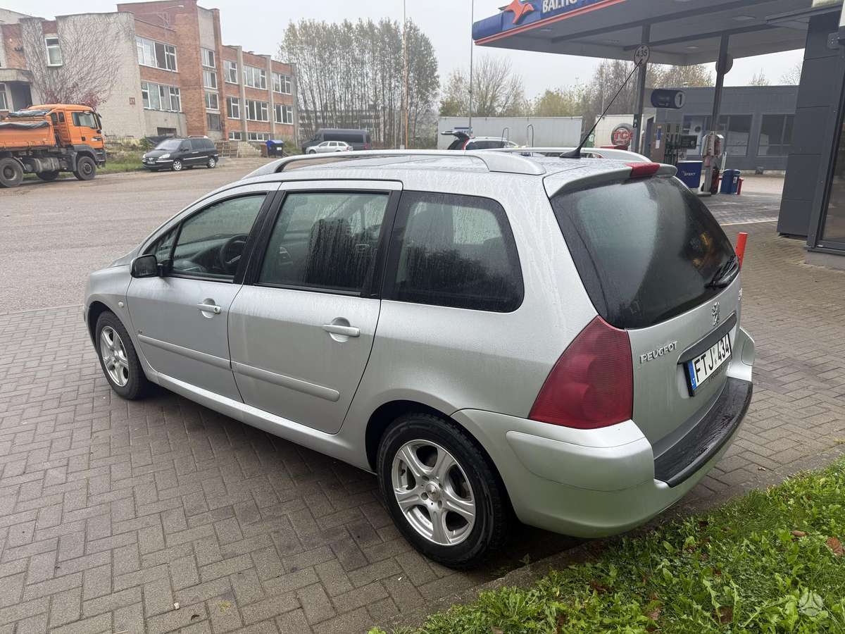 Peugeot 307 2004 — engine 1560 cm³, 109 HP (80kW)
