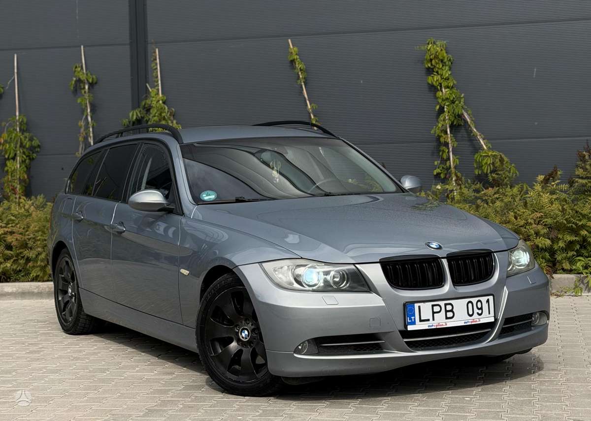 BMW 330, 2007